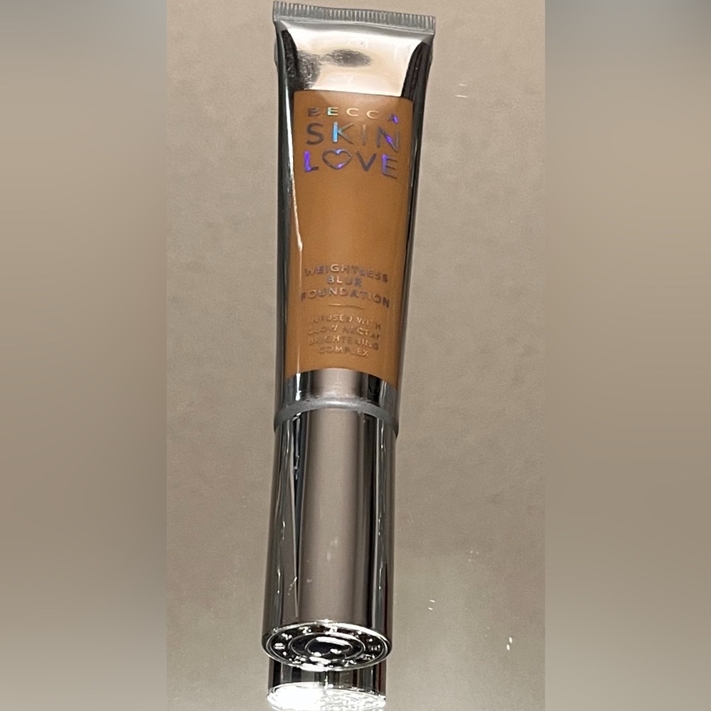 NWOB - Becca Skin Love Weightless Blur
Foundation - Amber
